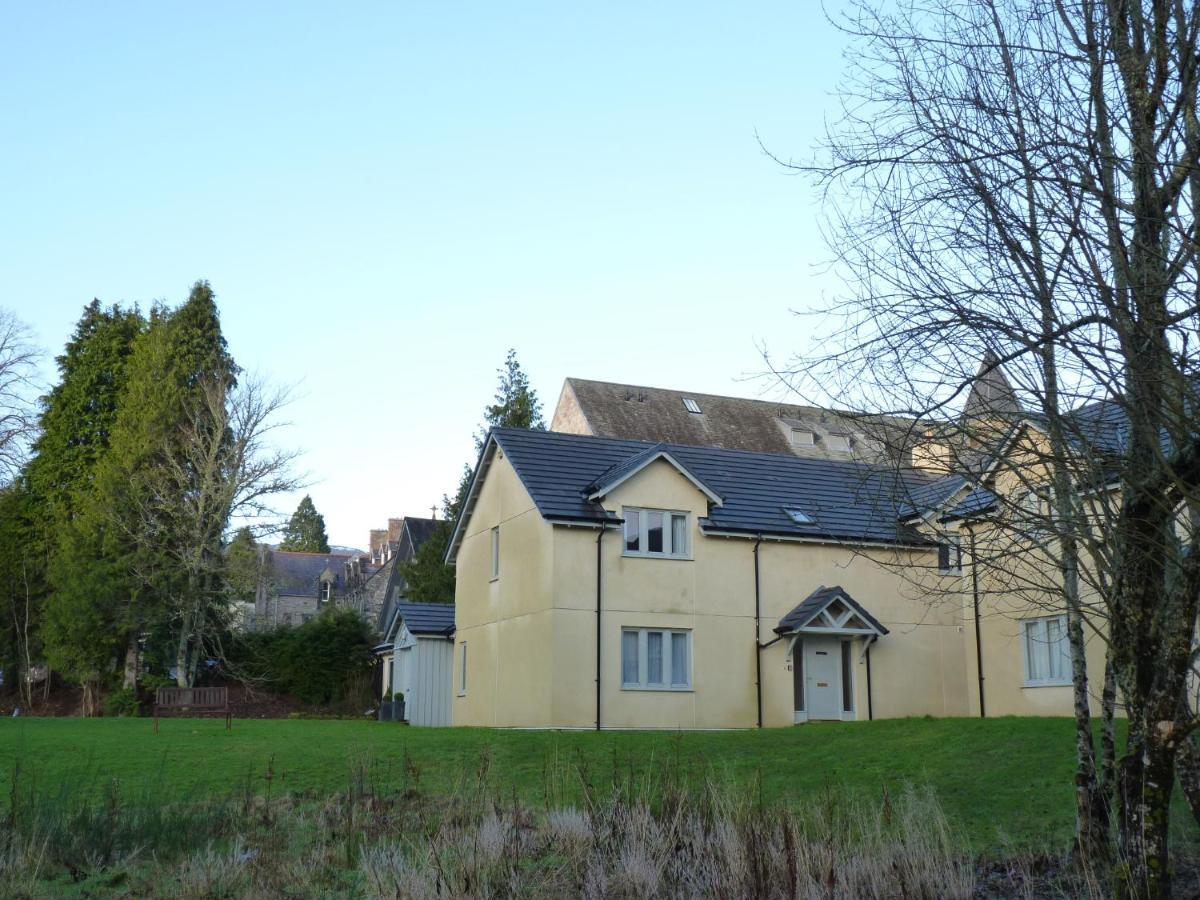 Loch Ness Abbey Cottages ฟอร์ตออกัสตัส ภายนอก รูปภาพ