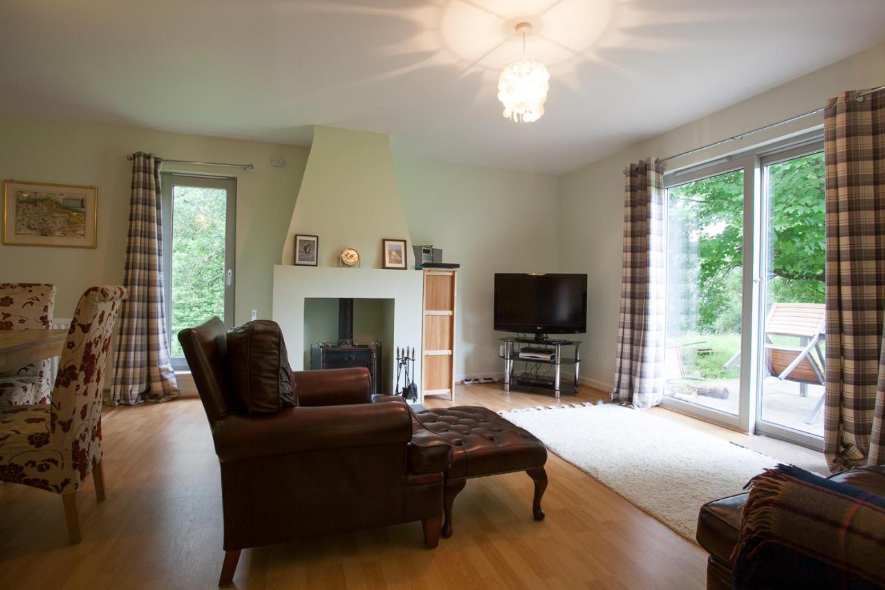 Loch Ness Abbey Cottages ฟอร์ตออกัสตัส ภายนอก รูปภาพ