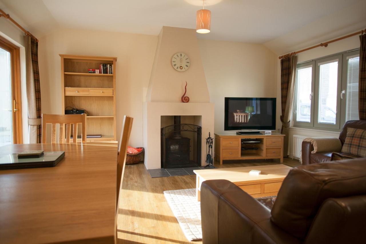 Loch Ness Abbey Cottages ฟอร์ตออกัสตัส ภายนอก รูปภาพ